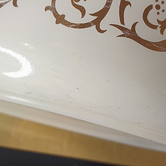 Pyrex Empire Goldtone Scroll Vines 1.5 QT Casserole Dish w/ Lid # 043 - Picture 9 of 14